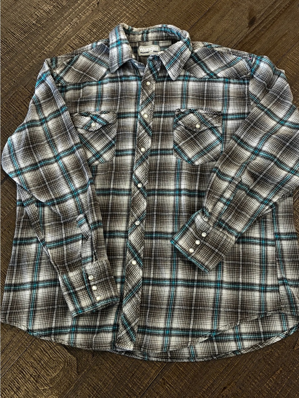 Wrangler Plaid Button-Down Shirt in Gray and Teal